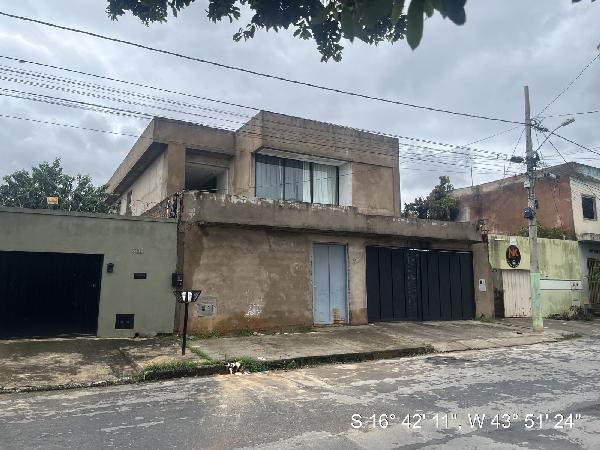 Montes Claros - Alice Maia